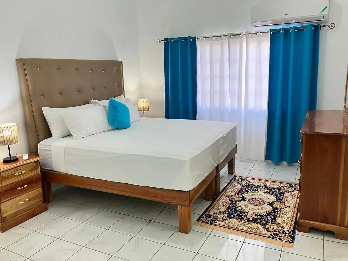 Luxury 5Br Villa With Pool - Steps From Treasure Beach 0*,  Jamaica
