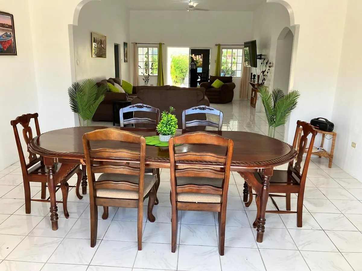 Luxury 5Br Villa With Pool - Steps From Treasure Beach 0*,