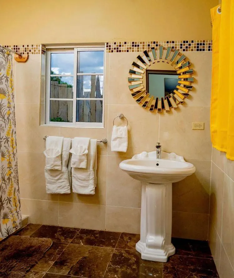 Luxury 5Br Villa With Pool - Steps From Treasure Beach